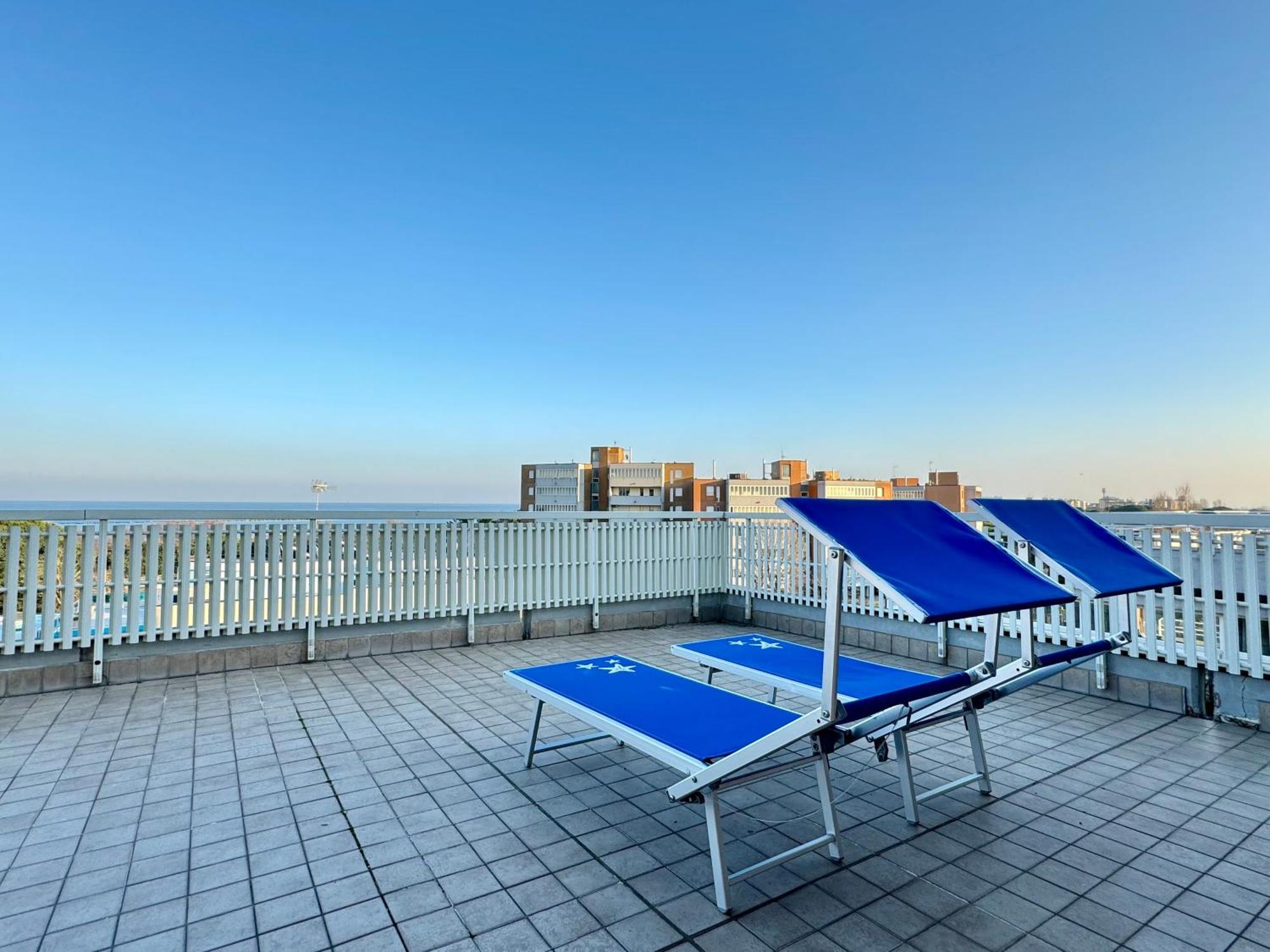 82, Attico Leonardo Appartement Lido Adriano Buitenkant foto