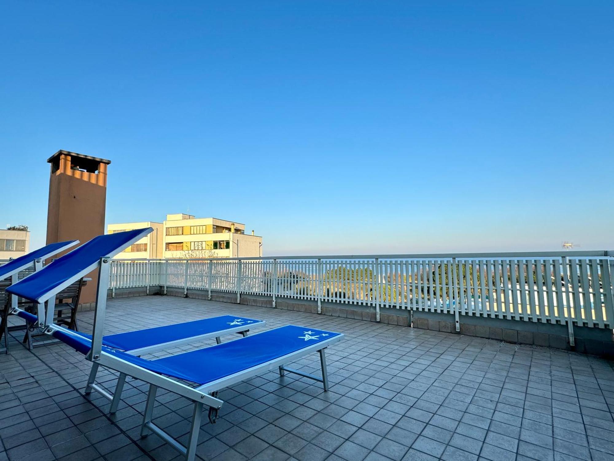 82, Attico Leonardo Appartement Lido Adriano Buitenkant foto