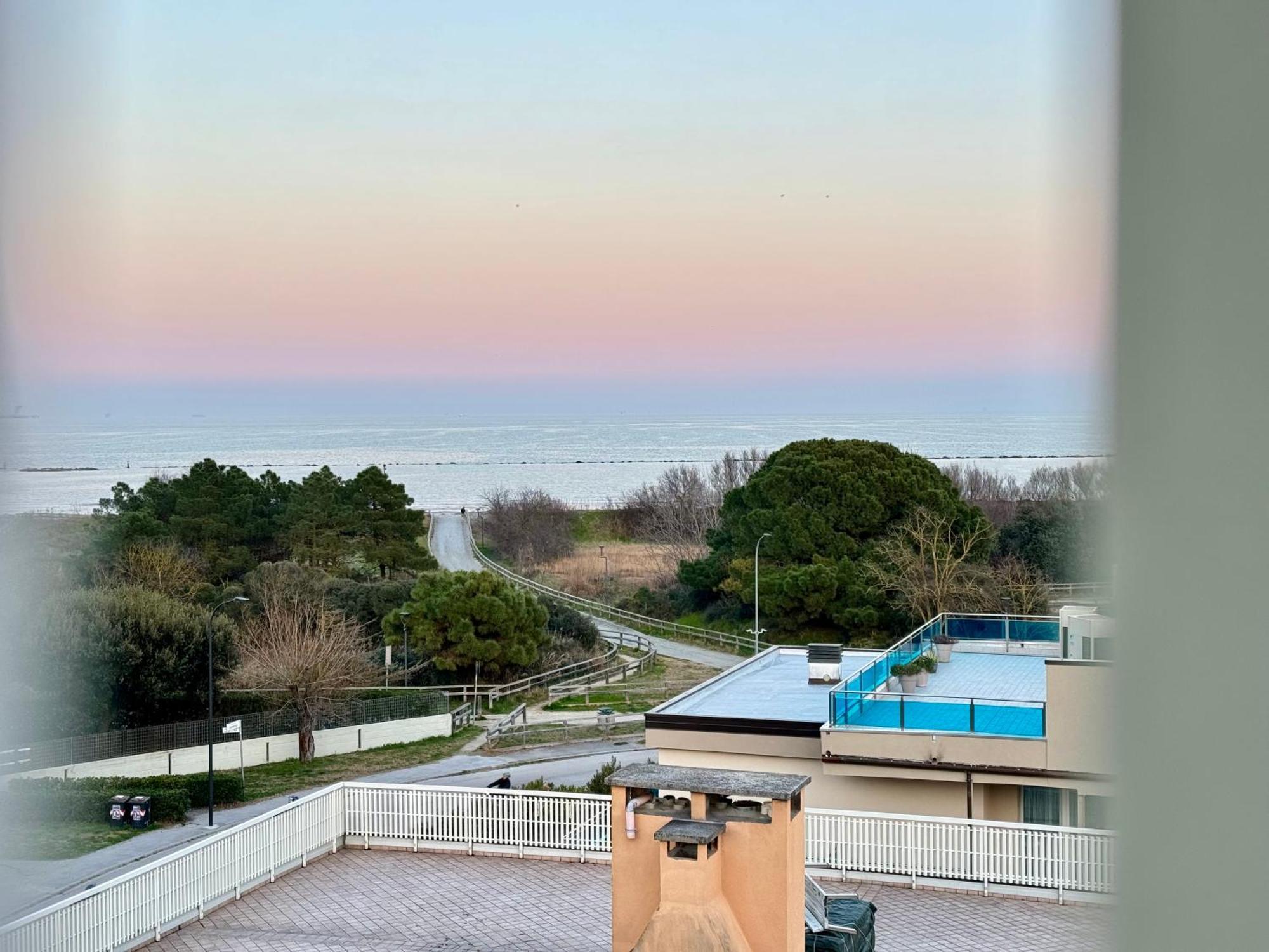 82, Attico Leonardo Appartement Lido Adriano Buitenkant foto